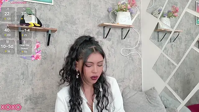 Snapshot of Devil_AliceXo chatting on May 4, 2026, 8:27 pm Devil AliceXo online show from May 4, 2026, 8:27 pm
