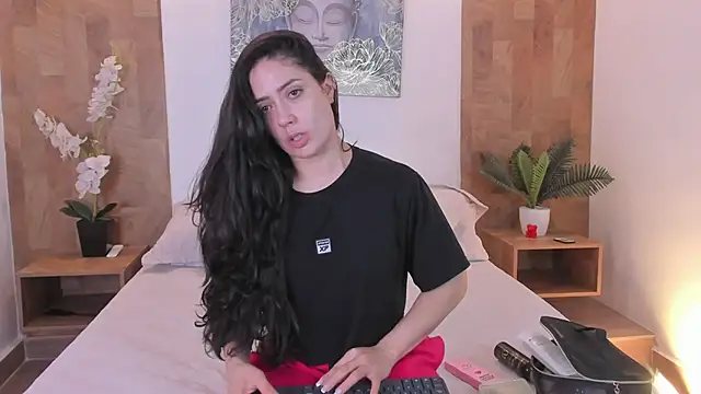 isabella winkler online show from June 11, 2026, 11:08 am