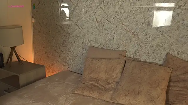 alison222  online show from February 4, 2026, 11:38 am