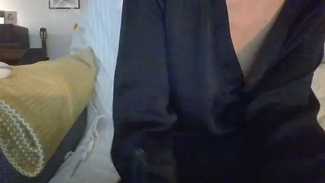 Valentinette online show from October 28, 2025, 10:34 pm