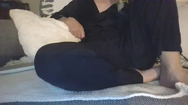 Valentinette online show from April 14, 2026, 7:31 pm