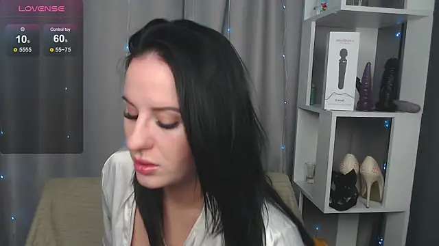 Snapshot of JuliyaMayss chatting on October 14, 2025, 12:11 am JuliyaMayss online show from October 14, 2025, 12:11 am