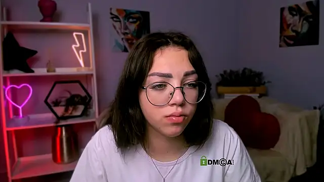 kiki swan online show from March 10, 2025, 6:59 am