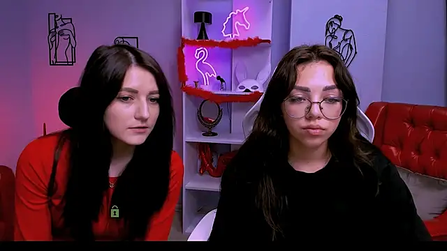 kiki swan online show from March 13, 2025, 2:16 am