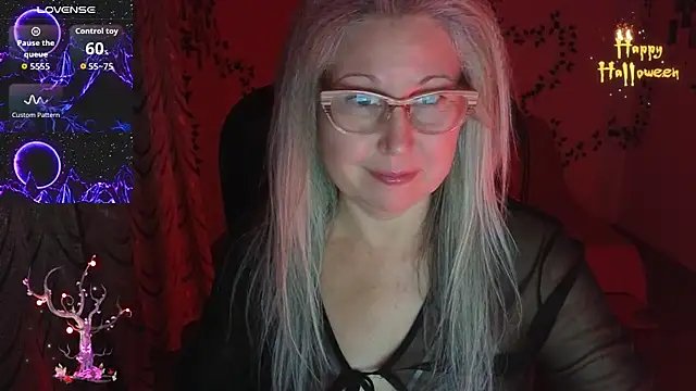 Wane Witch online show from October 31, 2025, 8:43 pm