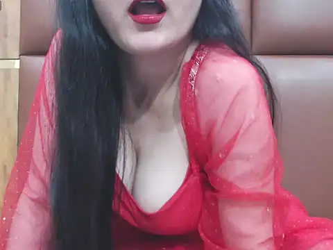 RealNaina online show from November 17, 2025, 5:41 pm