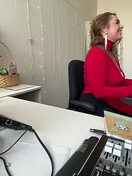 Juicy PeachLux online show from March 9, 2025, 11:03 am