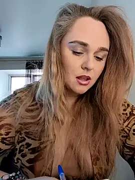 Juicy PeachLux online show from October 7, 2025, 10:12 am