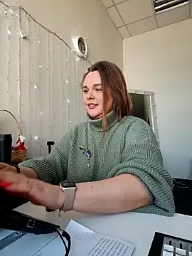 Juicy PeachLux online show from April 13, 2026, 9:15 am