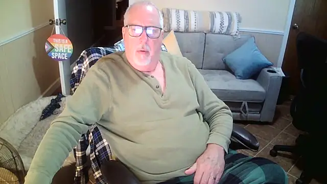 superbearboss online show from April 7, 2026, 4:51 pm