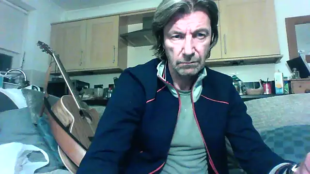 Snapshot of Grower_and_shower chatting on October 25, 2025, 10:37 pm Grower and shower online show from October 25, 2025, 10:37 pm