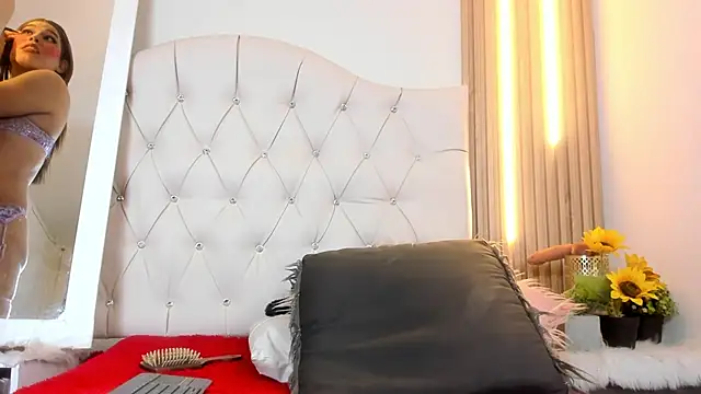 Alexa Bravva online show from October 2, 2025, 4:19 am