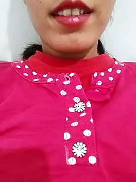 Snapshot of saraaxx1 chatting on November 14, 2025, 9:52 am saraaxx1 online show from November 14, 2025, 9:52 am