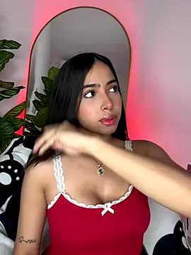  Emily Thompson  online show from October 27, 2025, 10:41 am