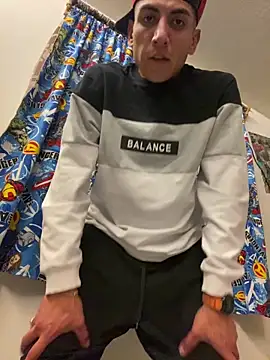 Feendy17 online show from April 2, 2026, 10:13 am