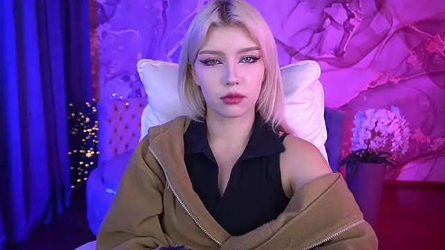 SelenaIris online show from October 11, 2025, 7:29 am