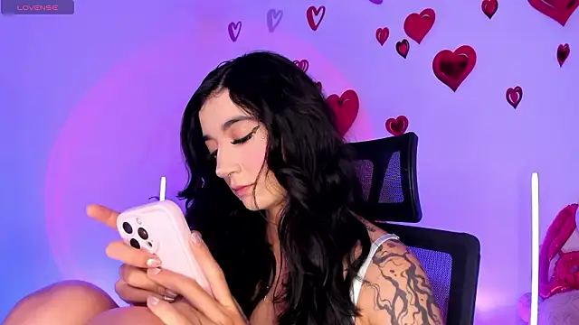 Snapshot of Hi_Soyfer chatting on February 14, 2026, 9:22 pm Hi Soyfer online show from February 14, 2026, 9:22 pm