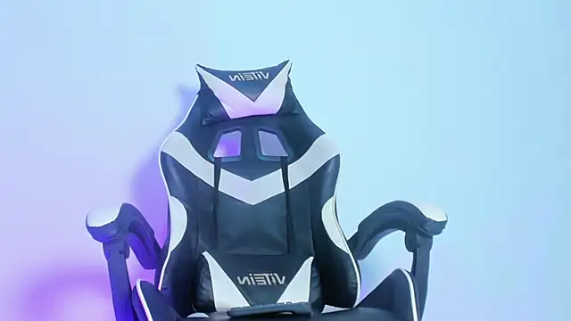 Alaska jonesxx online show from March 18, 2025, 10:04 pm