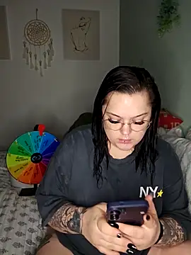 Saucy-Serenity online show from April 4, 2026, 7:00 pm