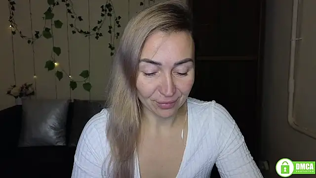 Kiss julli88I online show from December 14, 2025, 6:23 pm