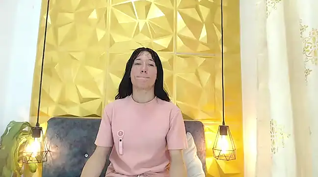 Small Hot19 online show from March 12, 2025, 3:40 pm