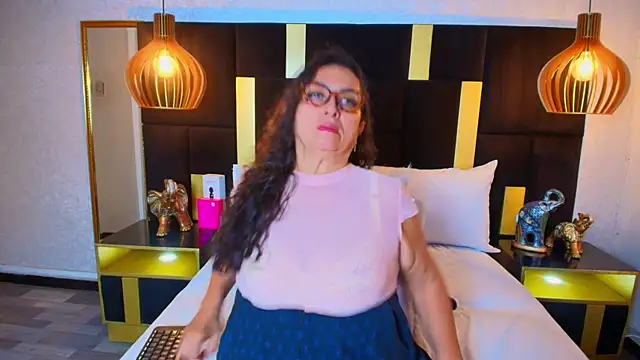 AlessandraLeroy online show from September 10, 2025, 12:49 pm