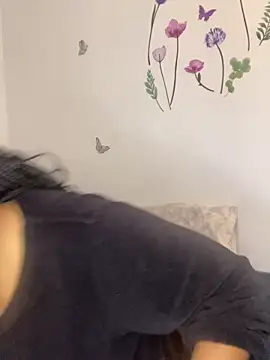 Nahomy gree online show from November 17, 2025, 5:02 am