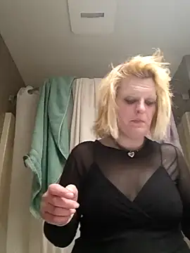 KITTYBOOBOOFUXX online show from February 17, 2026, 9:28 am