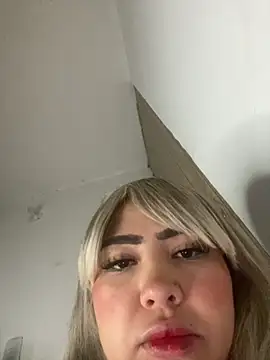 Mia cullen  online show from October 25, 2025, 2:19 am