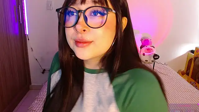 Oliviargf online show from April 3, 2026, 12:25 pm