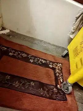 deedeelove82 online show from March 12, 2025, 10:48 am