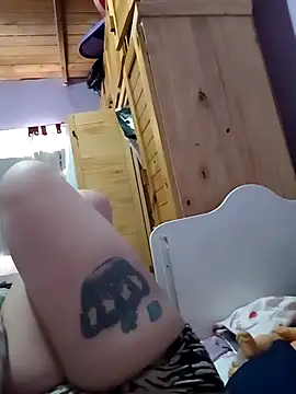 Snapshot of Putitaa34 chatting on November 18, 2025, 12:31 pm Putitaa34 online show from November 18, 2025, 12:31 pm