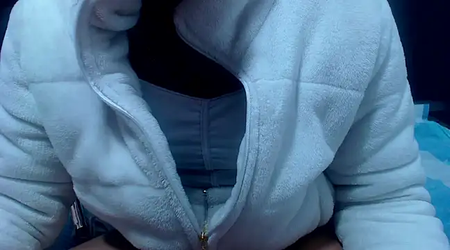 Snapshot of XxxReinaSexyBodyxxX777 chatting on March 12, 2025, 4:13 pm XxxReinaSexyBodyxxX777 online show from March 12, 2025, 4:13 pm