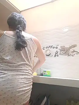 esmeralda jadees online show from March 7, 2025, 7:16 pm