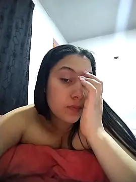 esmeralda jadees online show from December 15, 2025, 4:06 am