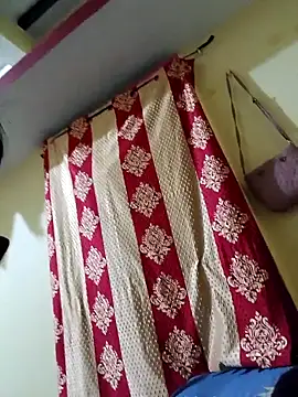 Snapshot of GraphicPriya2001 chatting on November 11, 2025, 10:37 am GraphicPriya2001 online show from November 11, 2025, 10:37 am