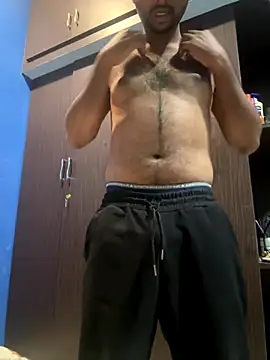 MIRTHICK2002 online show from October 31, 2025, 11:33 am