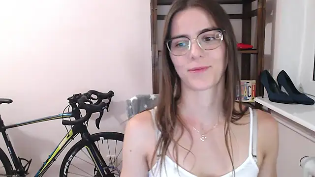 love megi online show from April 18, 2026, 7:58 pm