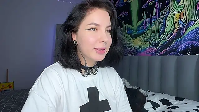 Snapshot of yourvodka chatting on October 3, 2025, 12:46 pm yourvodka online show from October 3, 2025, 12:46 pm