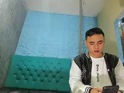 Snapshot of NohaCollens chatting on March 8, 2025, 11:27 am NohaCollens online show from March 8, 2025, 11:27 am