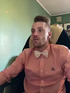 93tomten online show from March 21, 2025, 1:01 pm