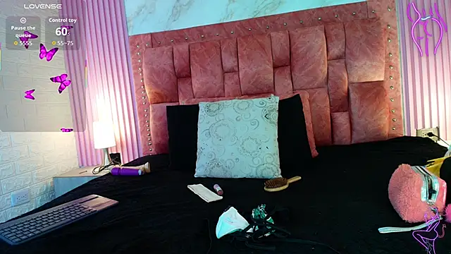 goldilockss15 online show from November 5, 2025, 3:17 am