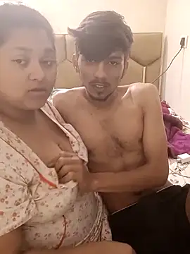 Snapshot of Strip-Couples chatting on March 12, 2025, 2:01 pm Strip-Couples online show from March 12, 2025, 2:01 pm