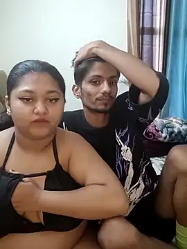 Snapshot of Strip-Couples chatting on March 13, 2025, 12:46 pm Strip-Couples online show from March 13, 2025, 12:46 pm