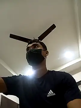 Hotswetie online show from March 19, 2025, 3:41 am