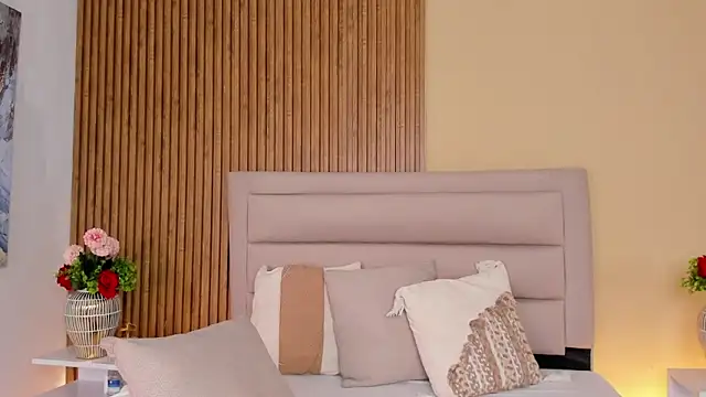 FatimaEvans online show from December 18, 2025, 4:57 pm