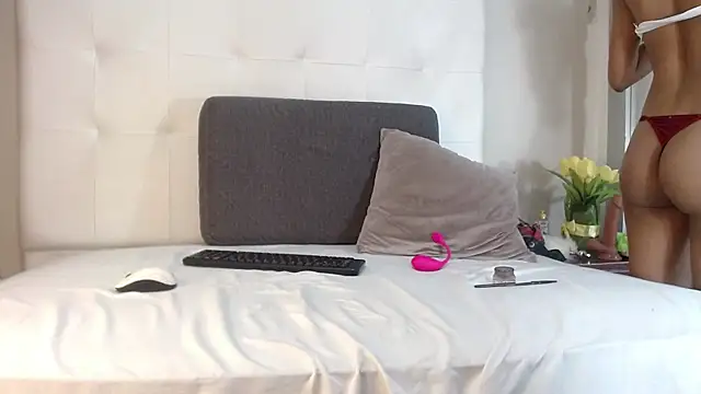 willow smitt online show from October 9, 2025, 11:30 am