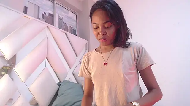 willow smitt online show from March 26, 2026, 2:44 pm