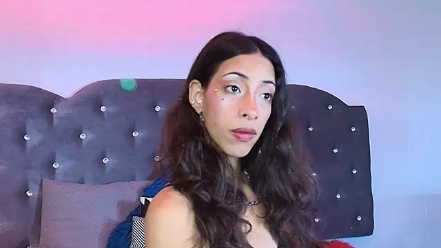 Lia Valmont online show from February 5, 2026, 12:54 pm