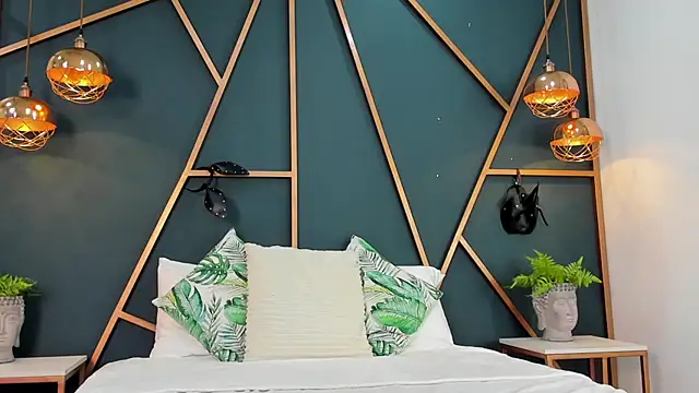 Lia Valmont online show from March 20, 2026, 3:28 pm